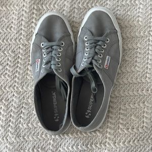 Women’s 9.5 Superga’s
